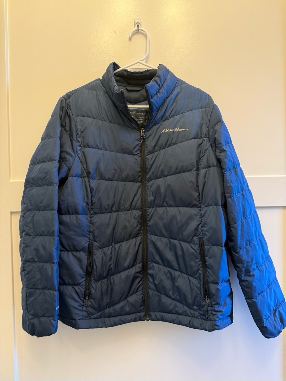 Eddie Bauer EB650 Women’s Size Large Navy Down Chevron Puffer Jacket
